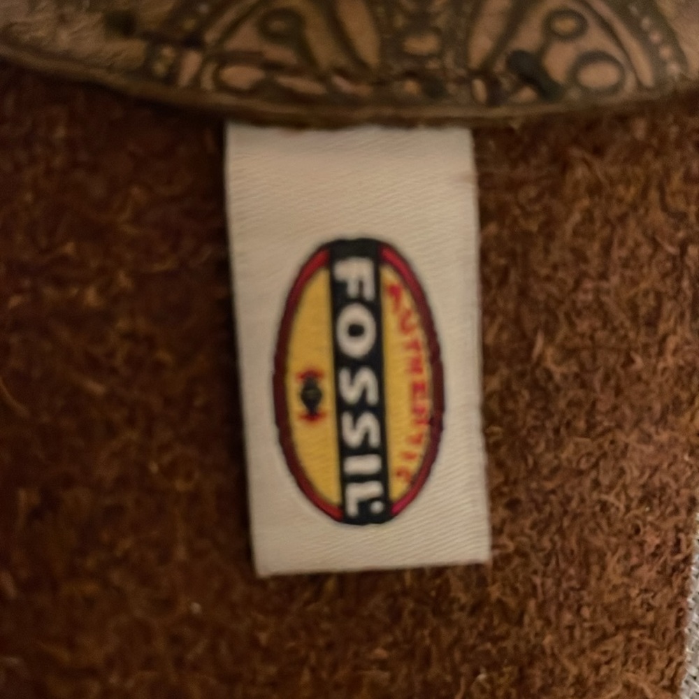 Fossil Brown Embossed Leather Belt with Round Brass Buckle - Picture 5 of 6